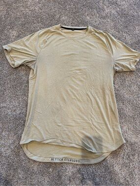 Luluemon men’s Drysense short sleeve shirt XL